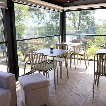 Osmani ゲストハウス *