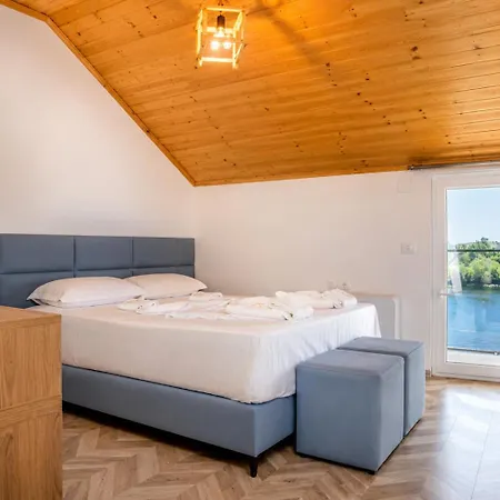 Osmani Guest house *